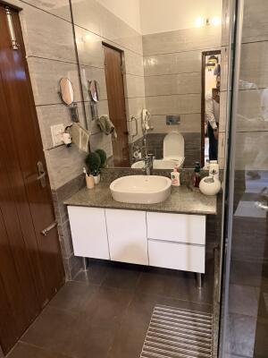 5 Bhk Flat For Sale